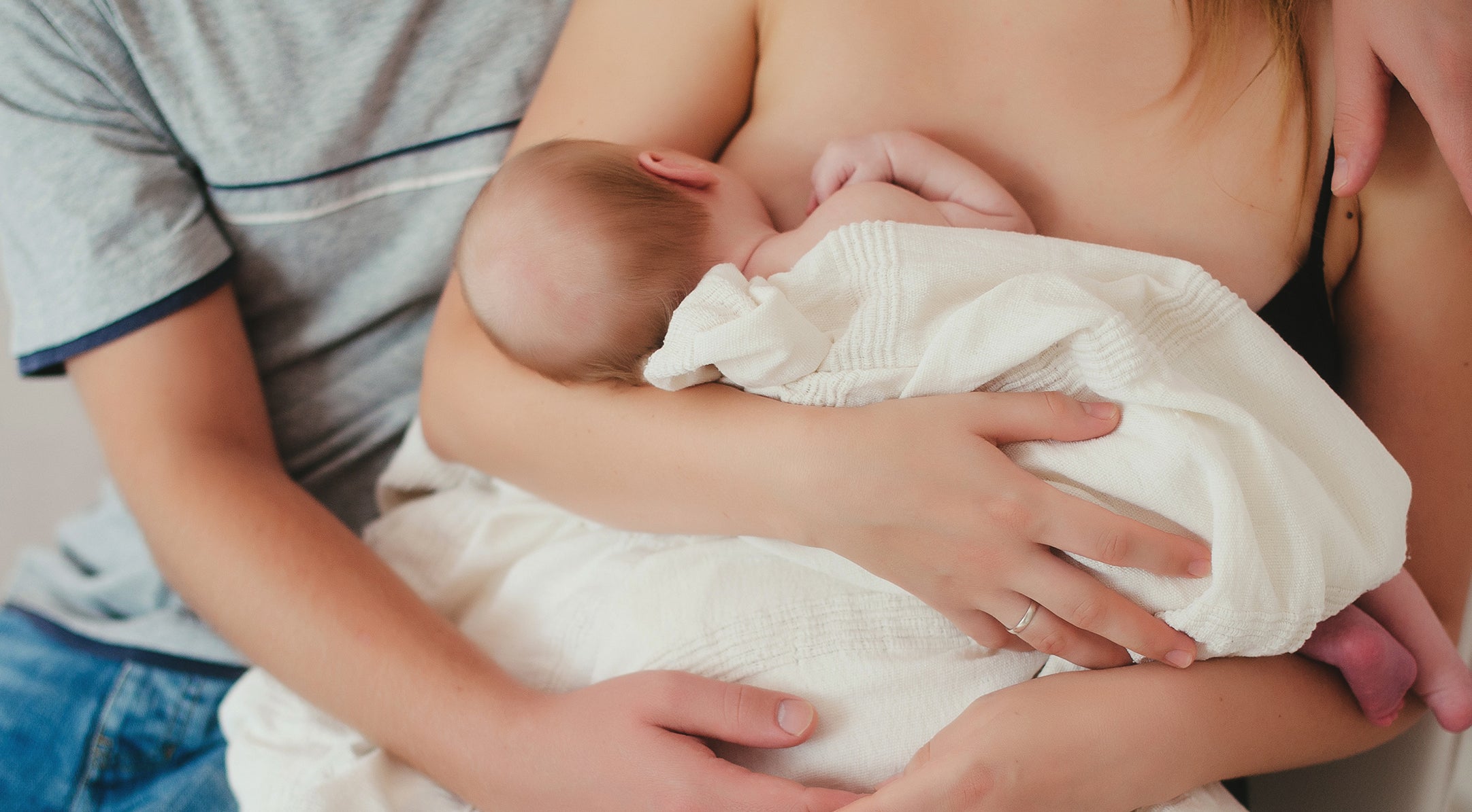 World Breastfeeding Week 2021: Is It Safe To Wear A Bra During